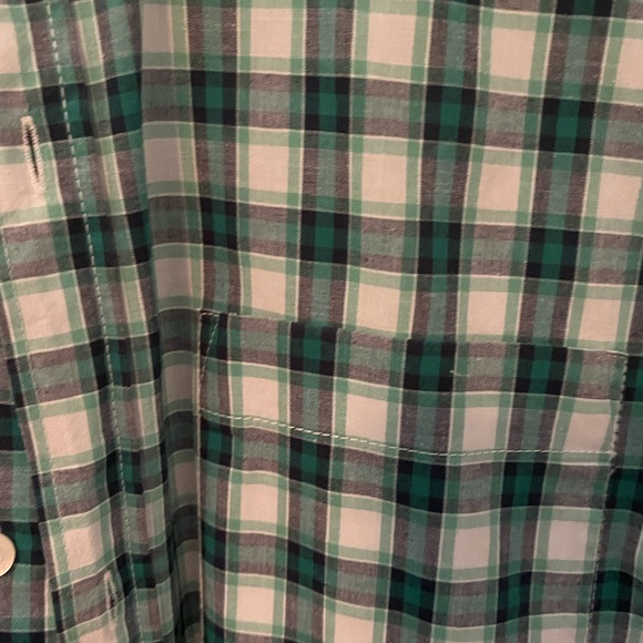 Old navy checkered button down shirt. Short sleeve size 18 xxl - Picture 2 of 4